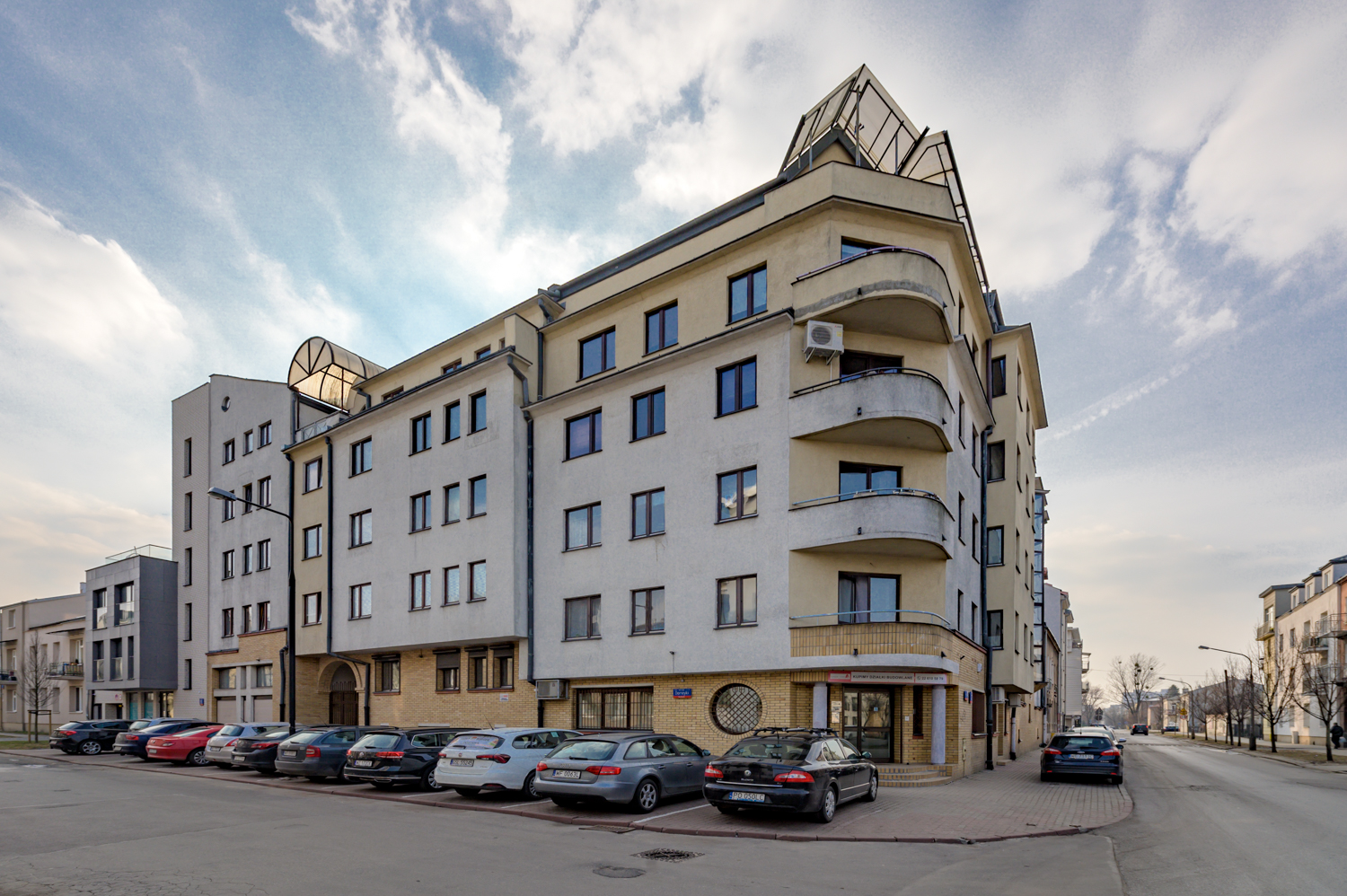 Zdjęcie architektury budynku Budynek mieszkalno-usługowy